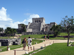 El Castillo (The Castle), the largest structure of Tulum