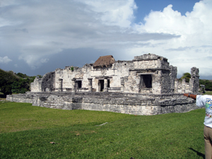 The Palace - the largest residential building in Tulum which was inhabited by the upper echelons (nobles, spiritual leaders) of Maya society. The Palace - the largest residential building in Tulum which was inhabited by the upper echelons (nobles, spiritual leaders) of Maya society.