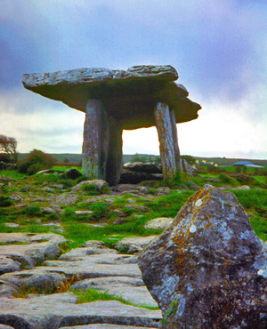 Poulnabrone, a megalithic passage tomb in the Burren i bike 4